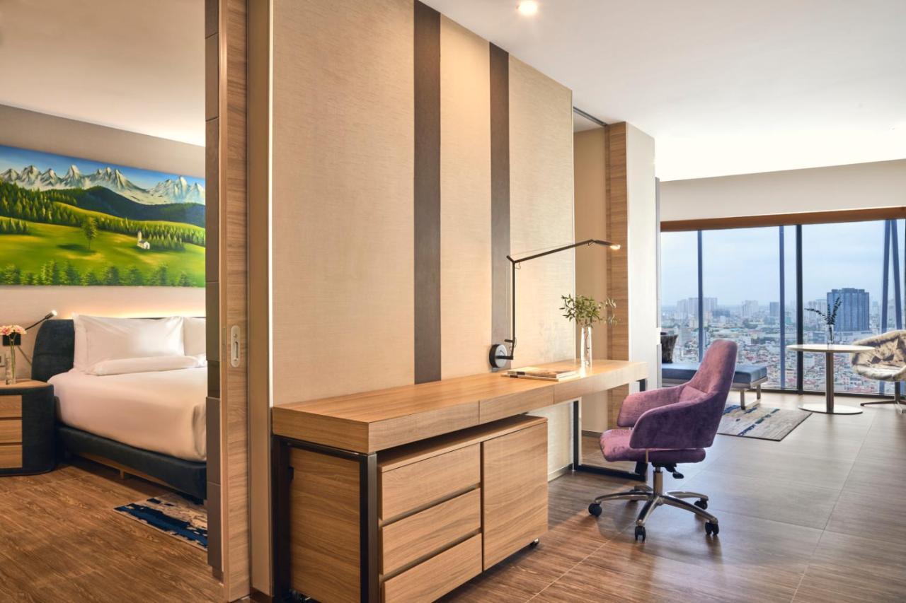 Novotel Hanoi Thai Ha Exterior photo